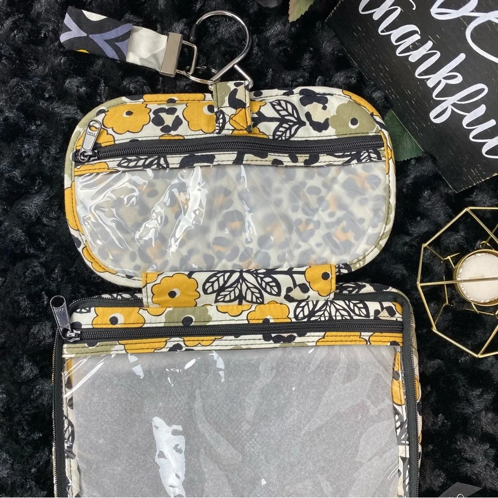 NWOT Vera Bradley Hanging Travel Bag